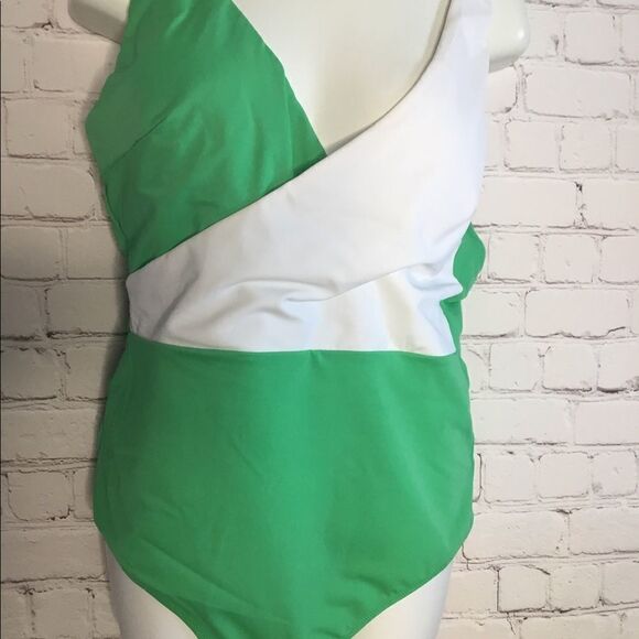 ‎One Piece Swimsuit Size 3 +Sarong-beach Cover - Picture 2 of 13